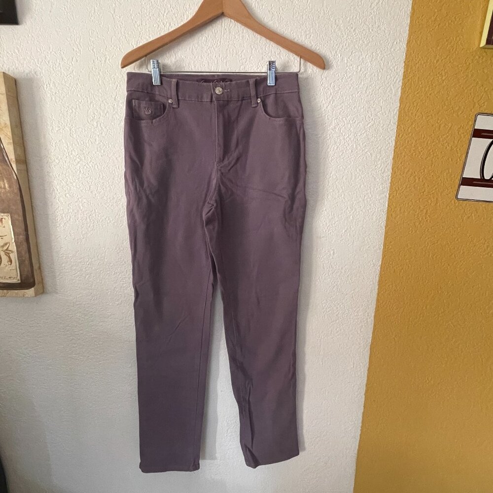 Gloria Vanderbilt “Amanda” Classic Fit Jeans – Size 6 – Mauve/Purple